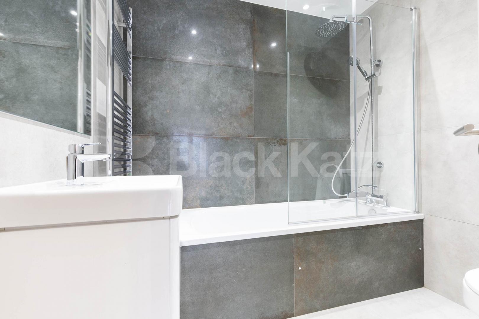 Stunning three bed with two bathrooms and a garden in Notting Hill Collville Road , Notting Hill